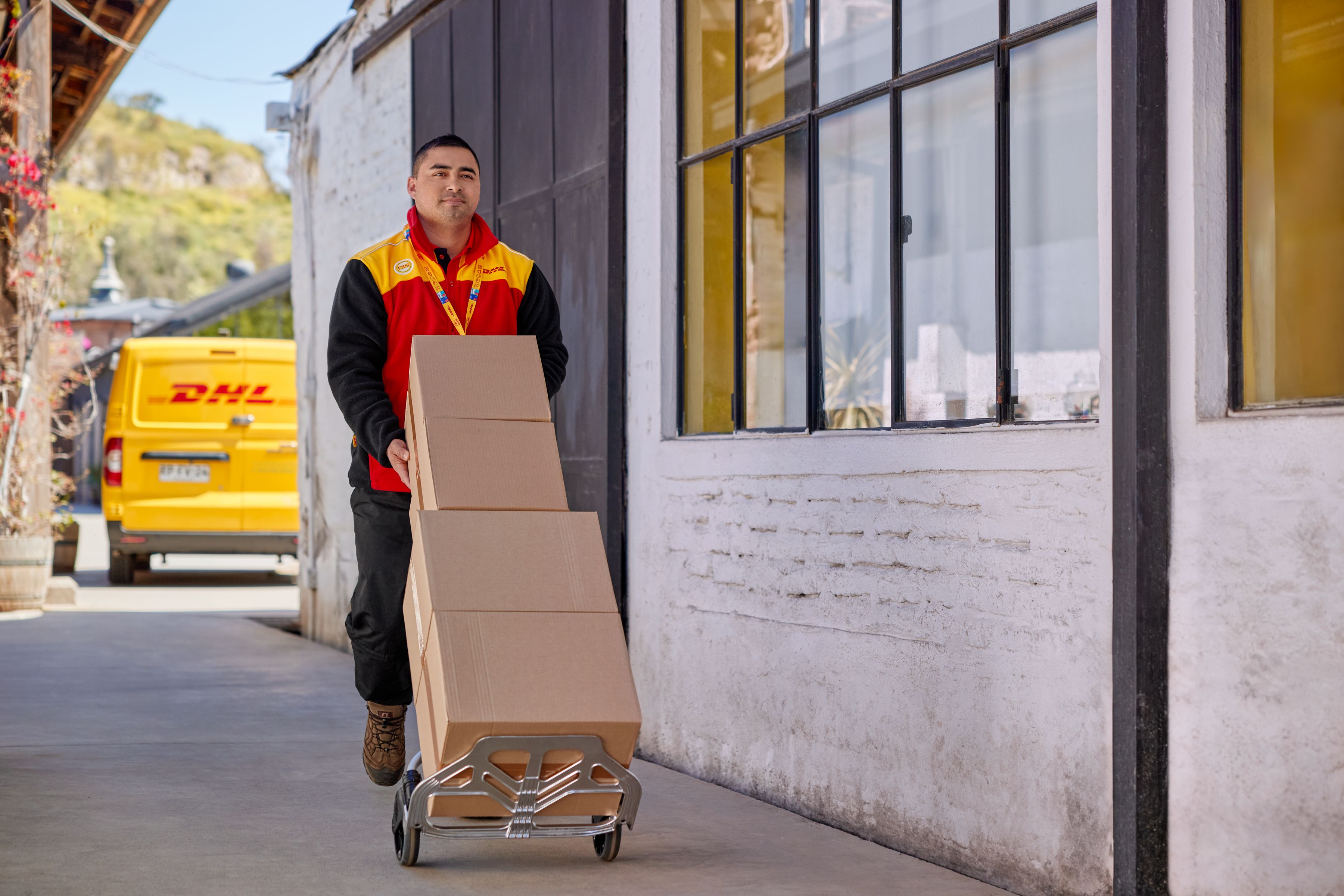 DHL